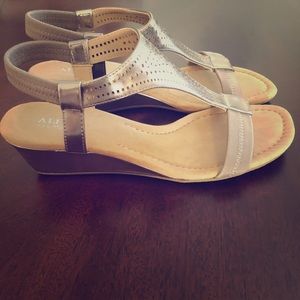 Brand new ALFANI SANDALS; size 7